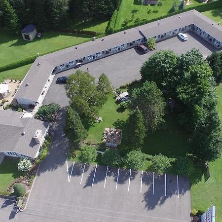 Motel La Cheminee Saint-Jérôme Kültér fotó