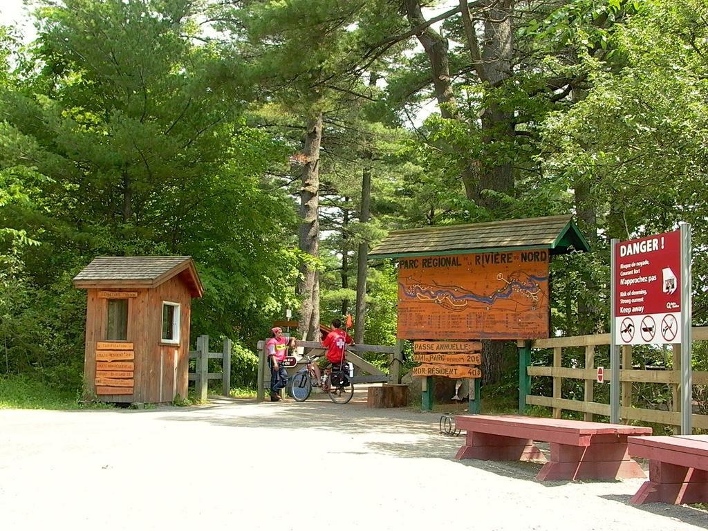 Motel La Cheminee Saint-Jérôme Kültér fotó